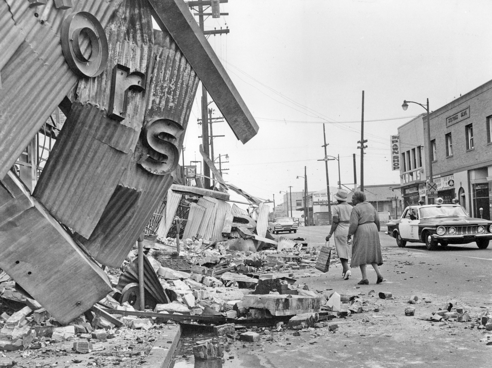 The aftermath of the Watts Riots, August 1965. Photo: <em>Los Angeles Times</em> Staff Photographer. Copyright 2005, <em>Los Angeles Times.</em> Reprinted with Permission.