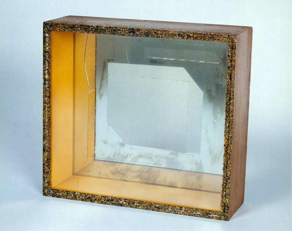 Larry Bell, <em>Untitled</em>, 1959. Cracked glass, gold plaint, wood, mirror, 11 x 12 x 4 in. Courtesy of the artist.