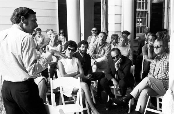Deans and trustees meeting, 1969. Courtesy of the California Institute of the Arts Archive.