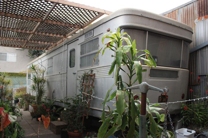 The Spartan Royal Mansion trailer at the Museum of Jurassic Technology, Culver City, CA. Courtesy of Nicholas Lowe