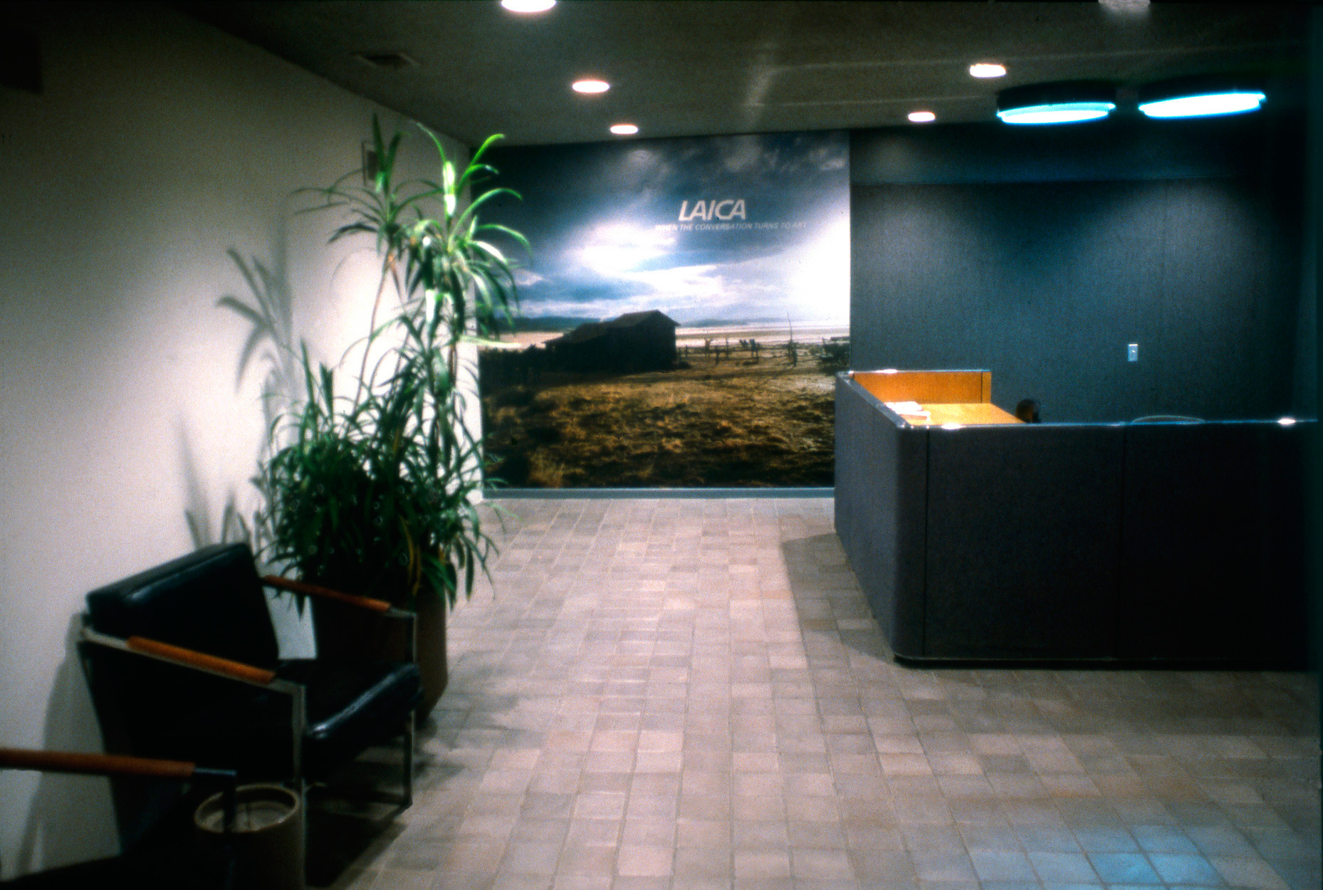 John Knight, <em>LAICA: When the Conversation Turns to Art</em>, a work in situ at LAICA Gallery, 1984. Installation view. Courtesy of the artist.