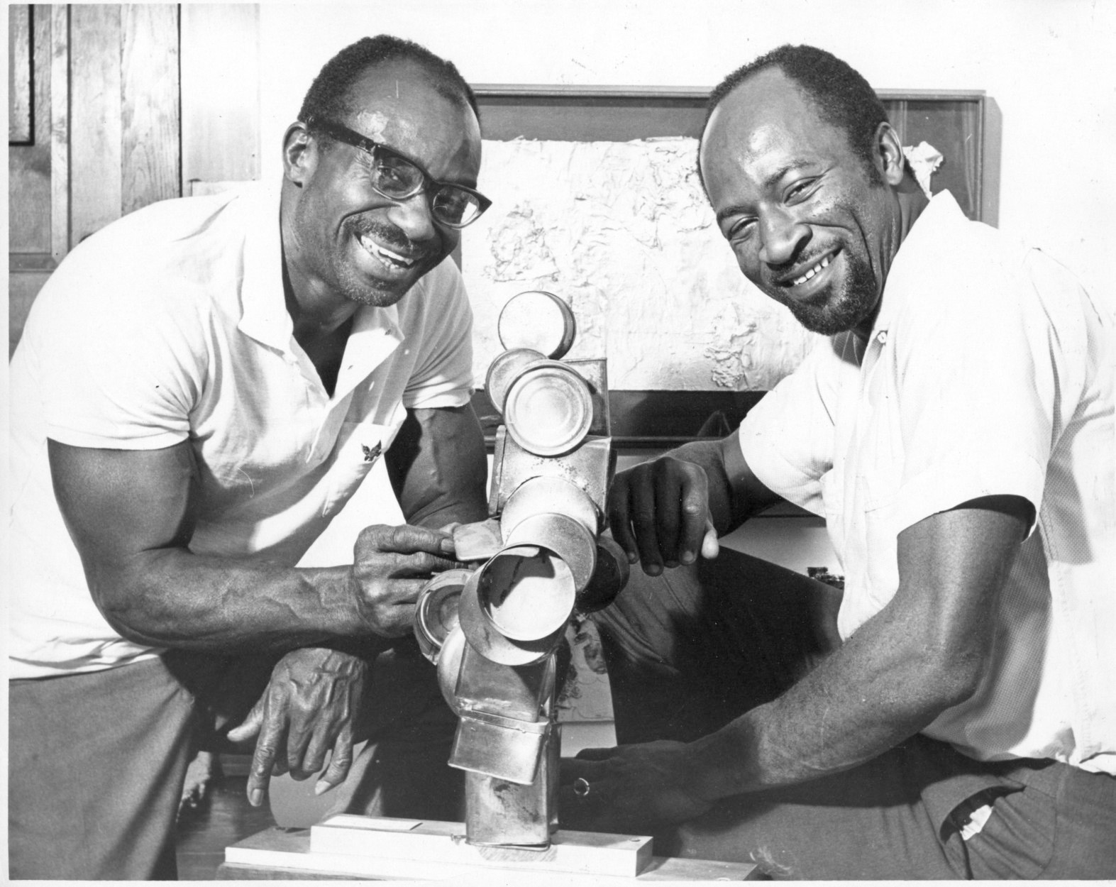 Noah Purifoy and Judson Powell at the Watts Towers Art Center, Los Angeles, ca. 1964. Courtesy of the Noah Purifoy Foundation.