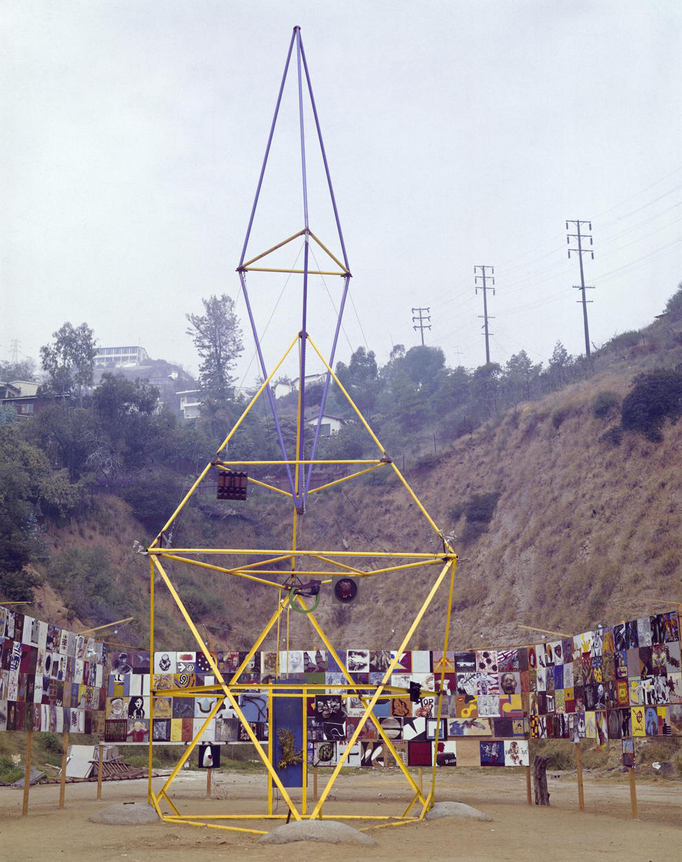 Mark di Suvero, <em>Artists' Tower of Protest</em> (Peace Tower), 1966. Steel and mixed media, 55 ft. Installed Los Angeles. Charles Brittin Archive, The Getty Research Institute, Los Angeles, (2005.M.11). Photo: Charles Brittin. © J. Paul Getty Trust.