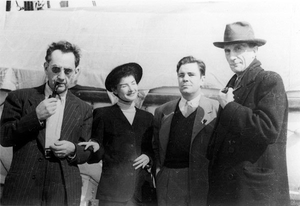 Left to right: Man Ray, Juliet Ray, William Copley, and Marcel Duchamp aboard the S.S. De Grasse, before their departure for Paris on March 12, 1951. Photographer unknown. Courtesy of the Estate of William N. Copley.